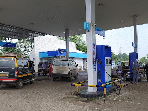 Nayara petrol pump an cng