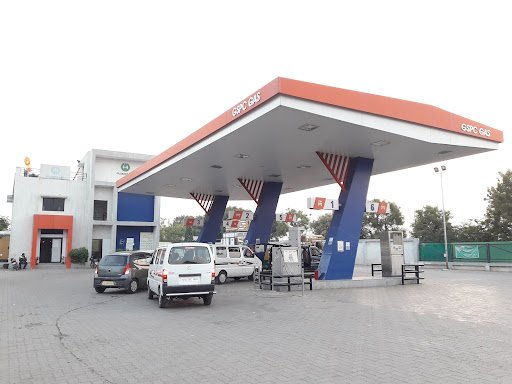 Gujarat Gas CNG Station. Gujarat Gas CNG Station.