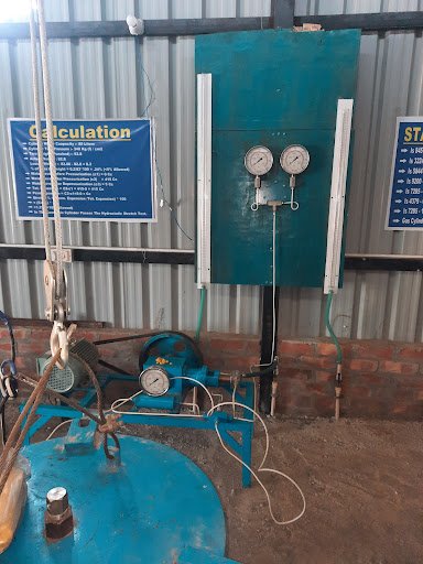 Mahadev cng cylinder hydro testing