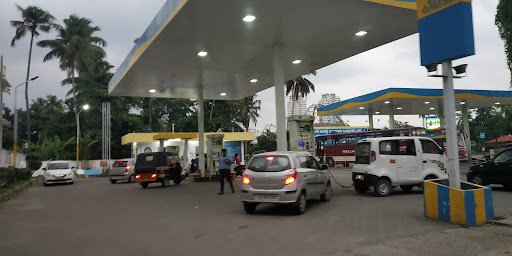 Bharat Petroleum Company Owned Pump and CNG Filling Bharat Petroleum Company Owned Pump and CNG Filling