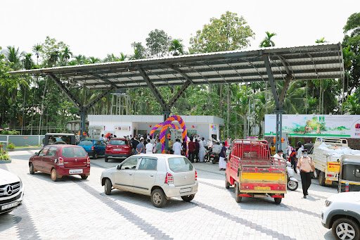 PARAYANGAT FUELS CNG Kerala's First MRPL Outlet