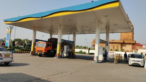 NRL Mahindra Aamir Cng Petrol Pump