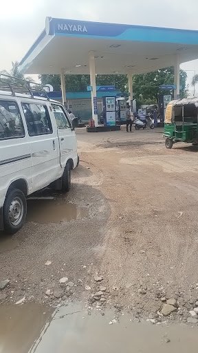 Nayara petrol pump with cng