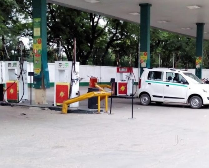 igl cng pump naraina depot