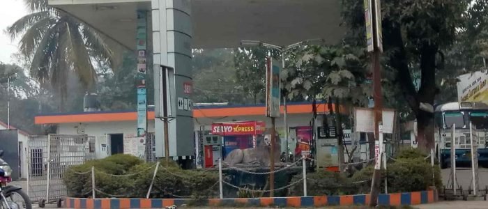khan petrol pump